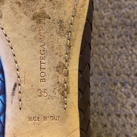Bottega Veneta Leather Flats! 🥿 - Picture 13 of 13